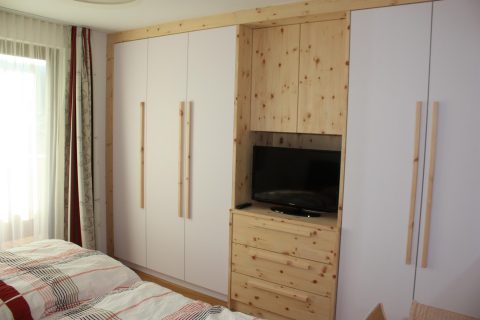 Schlafzimmer Zirbe Küchenstudio Ortner